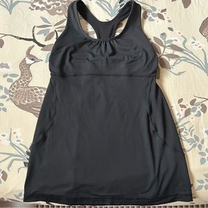 Lululemon Size 6 Maternity Tank Black Panel Racer back pleated built in bra